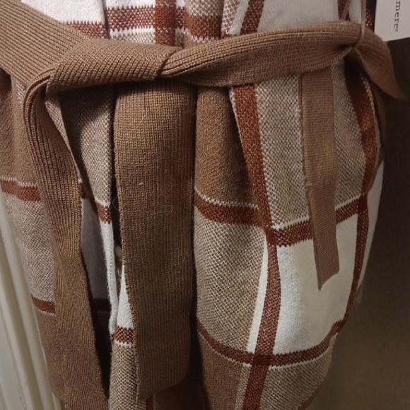 NWT! Cupcakes & Cashmere Tan and White Plaid Coat - Picture 3 of 11